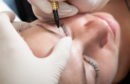 שעווה ועיצוב גבות